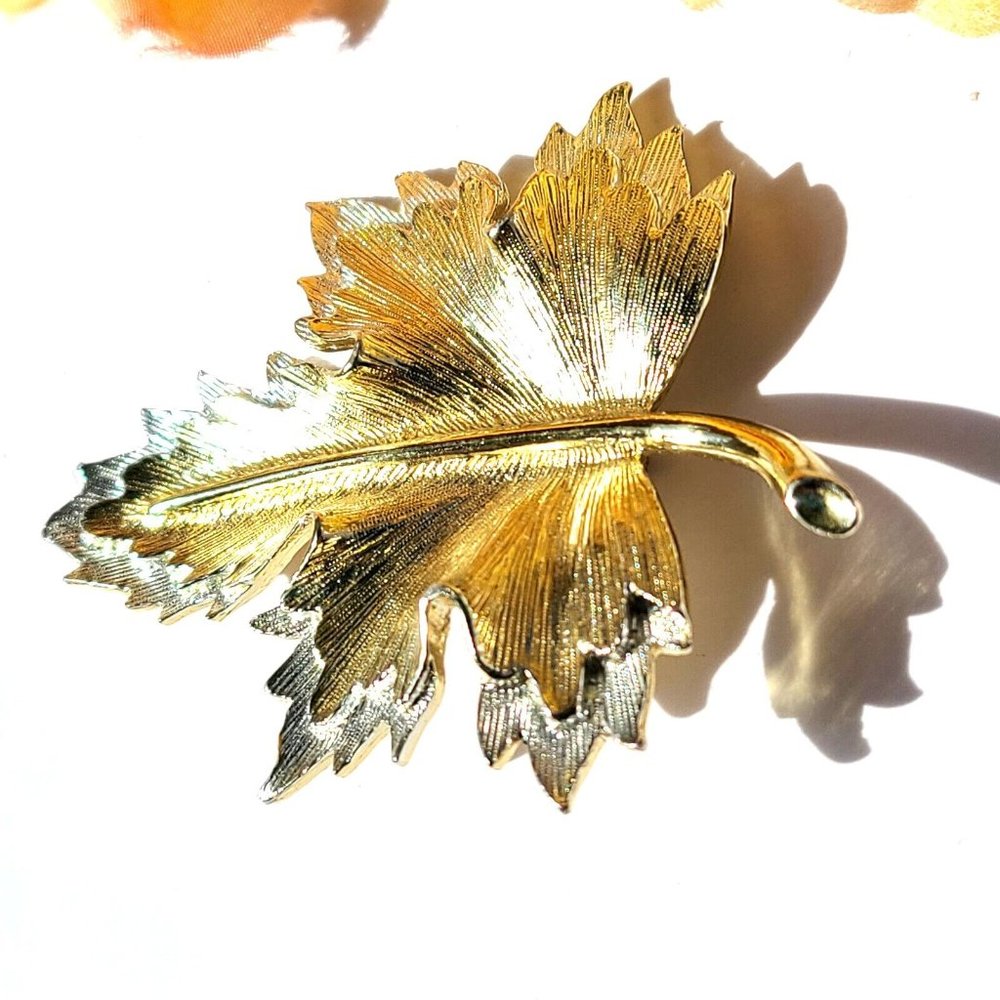 Vintage Sarah Coventry Leaf Brooch Two Tone Pin Layered Nature Designer Signed